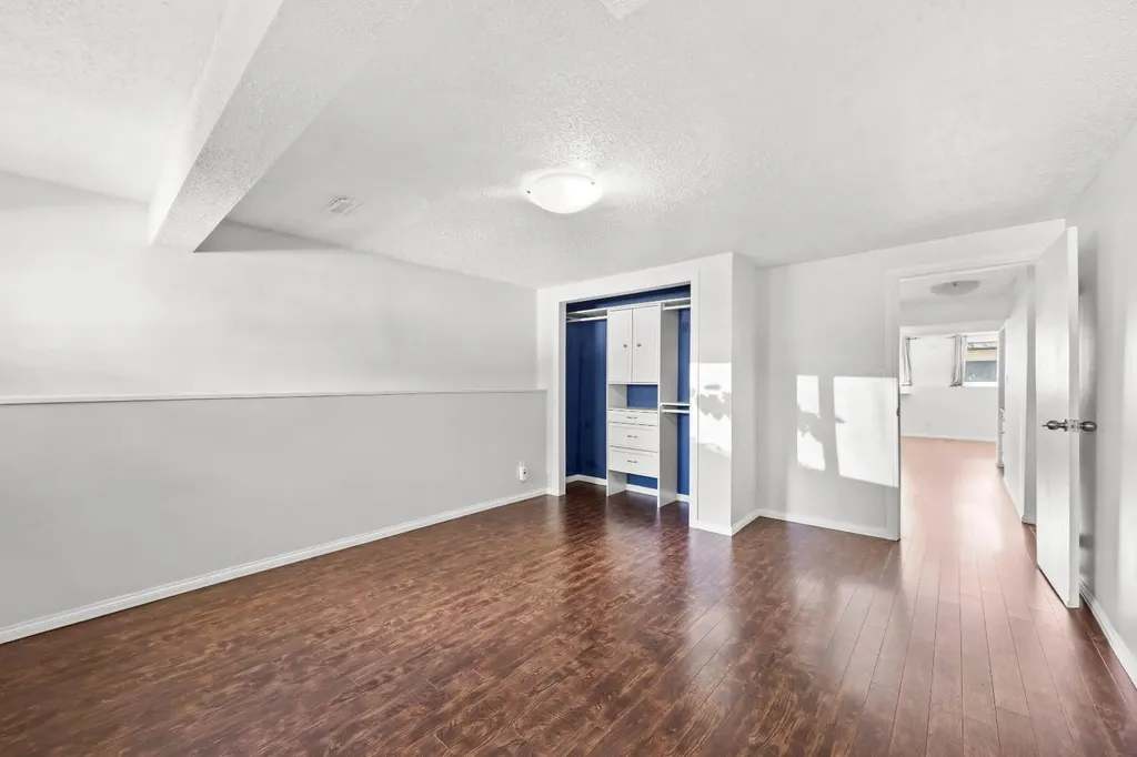 28 Templegreen Bay NE Calgary AB T1Y 4Z3