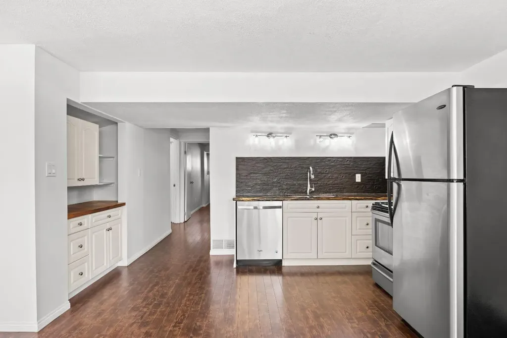 28 Templegreen Bay NE Calgary AB T1Y 4Z3