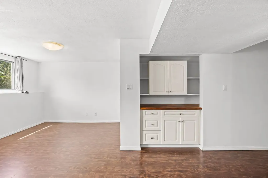 28 Templegreen Bay NE Calgary AB T1Y 4Z3