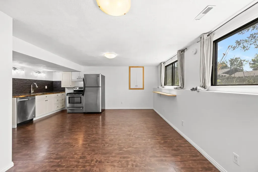 28 Templegreen Bay NE Calgary AB T1Y 4Z3