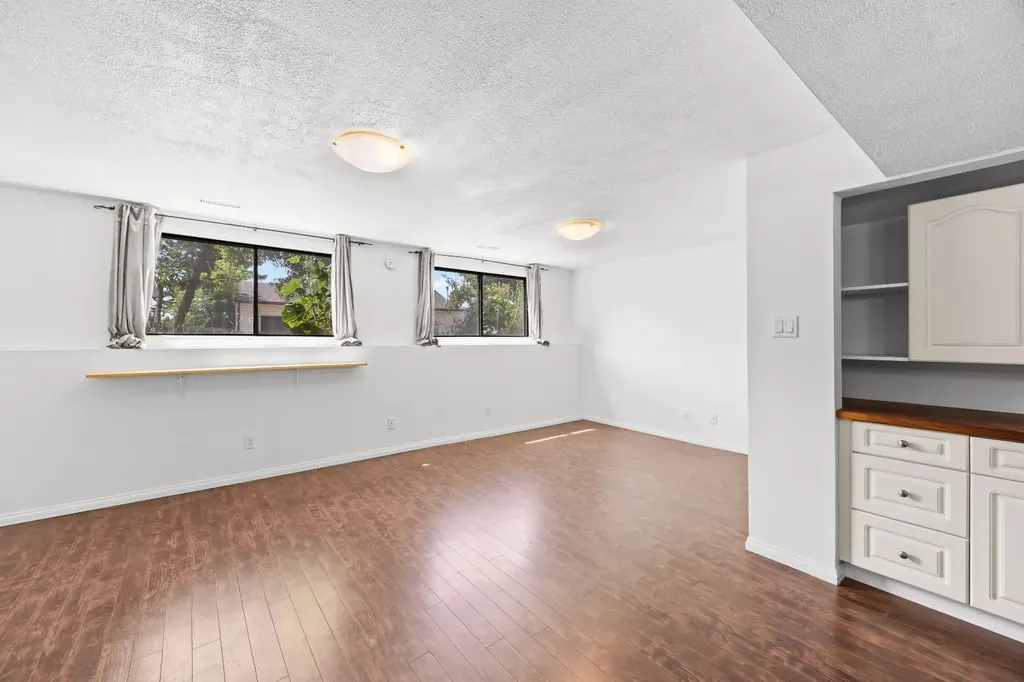28 Templegreen Bay NE Calgary AB T1Y 4Z3