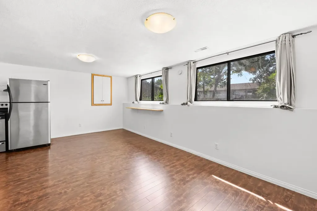 28 Templegreen Bay NE Calgary AB T1Y 4Z3
