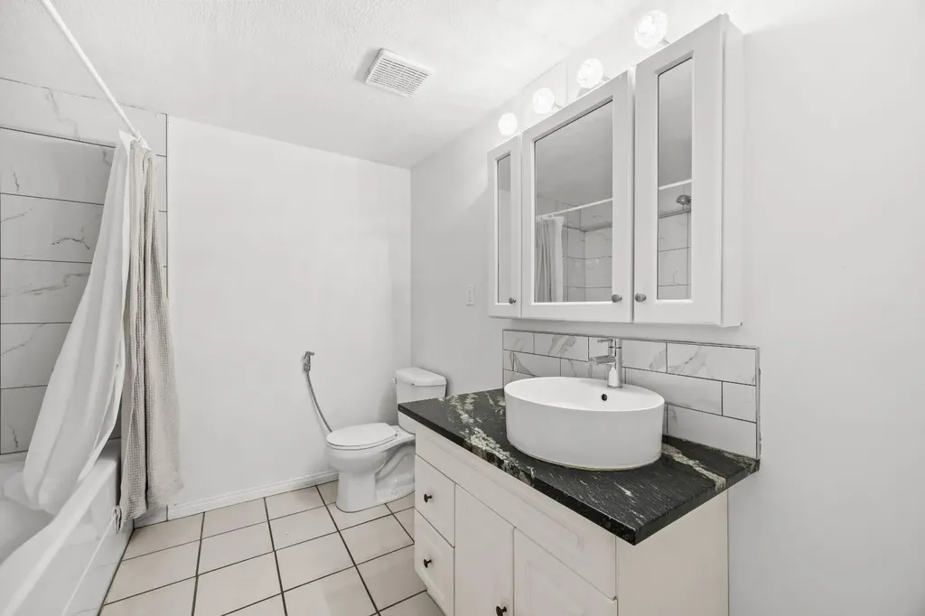 28 Templegreen Bay NE Calgary AB T1Y 4Z3
