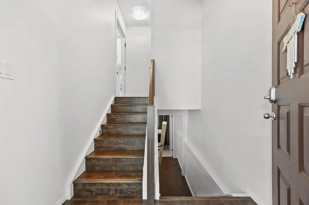 28 Templegreen Bay NE Calgary AB T1Y 4Z3