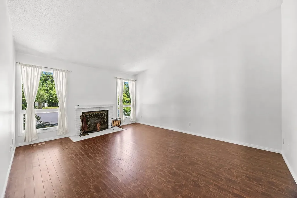 28 Templegreen Bay NE Calgary AB T1Y 4Z3