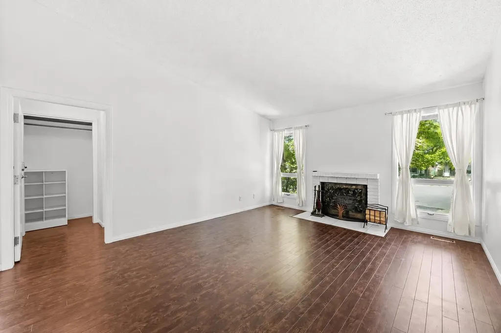28 Templegreen Bay NE Calgary AB T1Y 4Z3