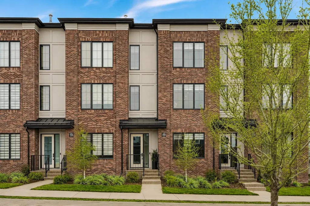 138 Discovery Drive SW Calgary AB T3H 6E9