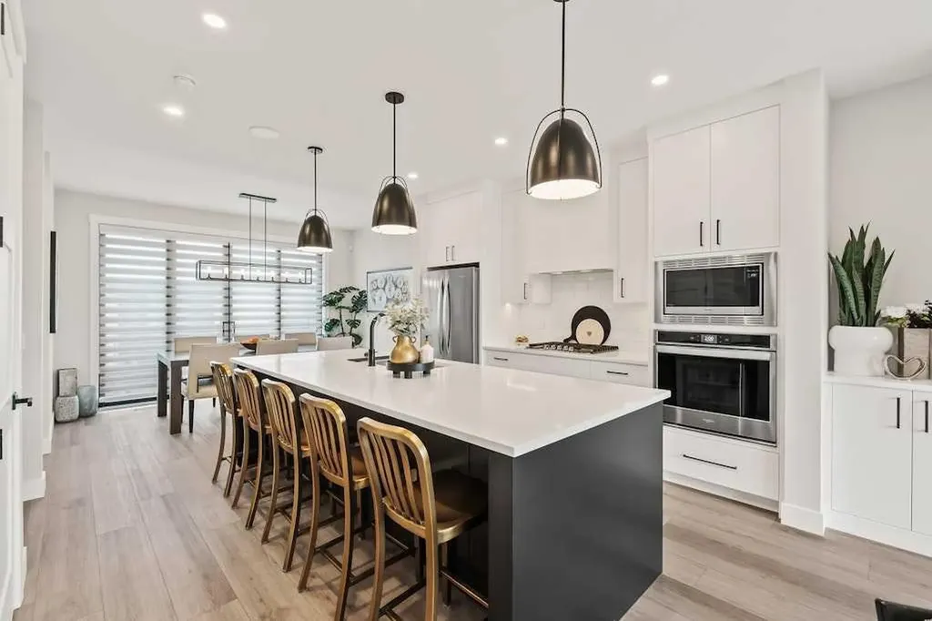 138 Discovery Drive SW Calgary AB T3H 6E9