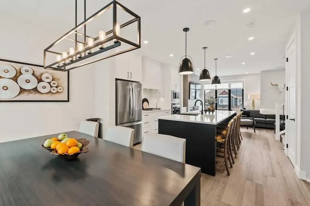 138 Discovery Drive SW Calgary AB T3H 6E9