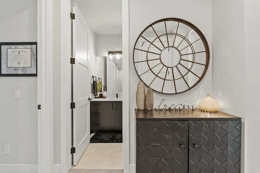 138 Discovery Drive SW Calgary AB T3H 6E9