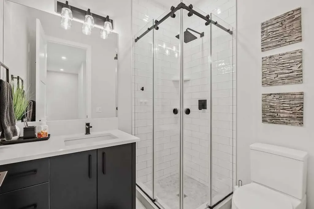 138 Discovery Drive SW Calgary AB T3H 6E9
