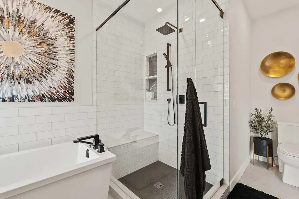 138 Discovery Drive SW Calgary AB T3H 6E9
