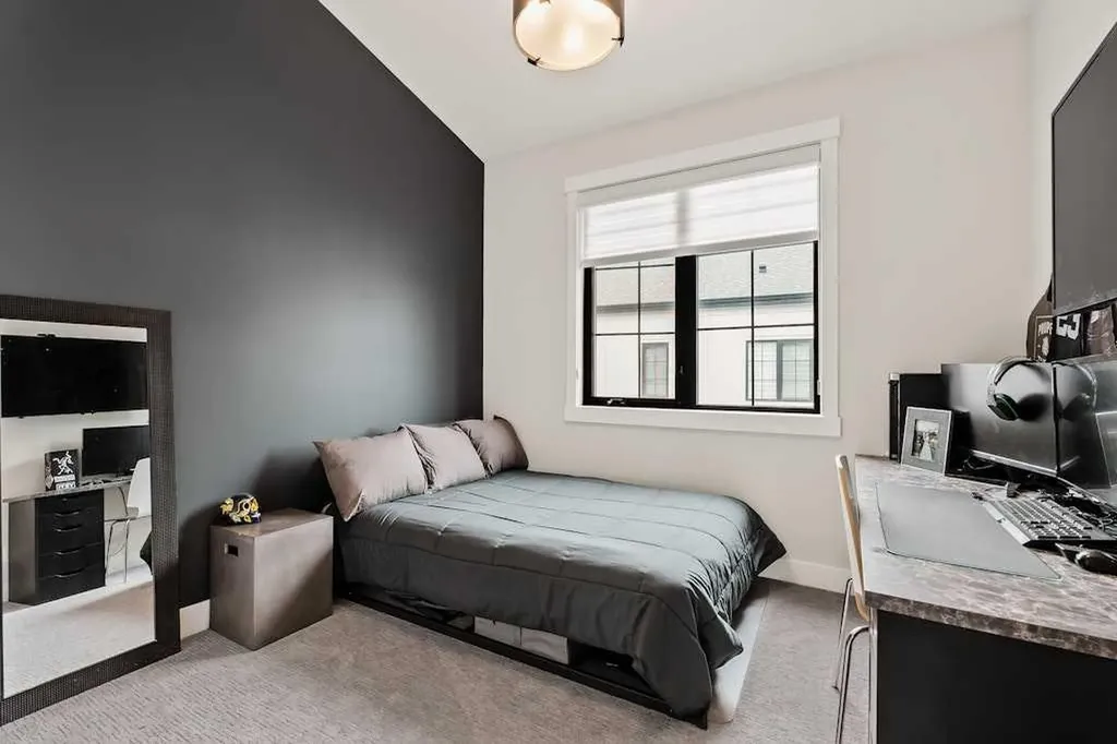 138 Discovery Drive SW Calgary AB T3H 6E9