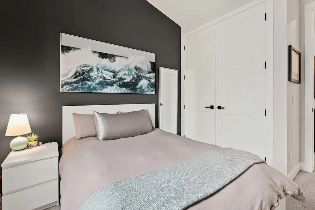138 Discovery Drive SW Calgary AB T3H 6E9