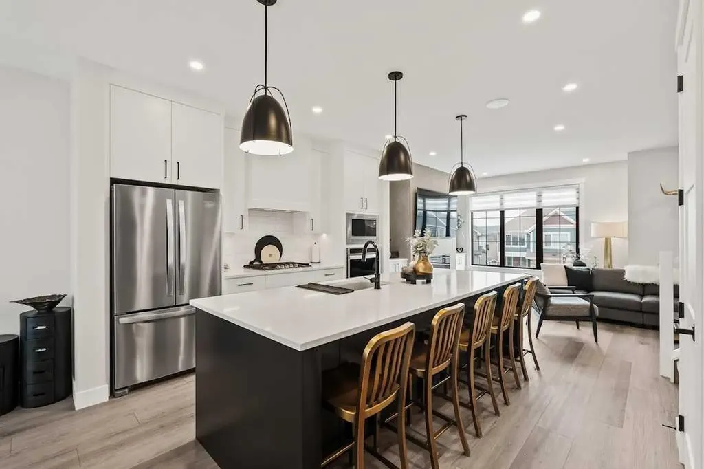 138 Discovery Drive SW Calgary AB T3H 6E9
