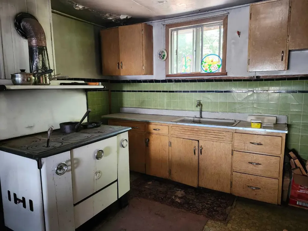 244 2 Avenue Drumheller AB T0J1B0