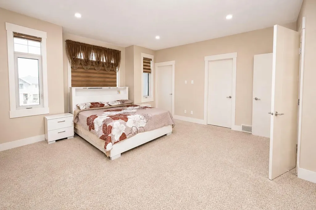 772 East Lakeview Road Chestermere AB T1X1B1