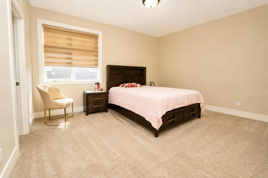 772 East Lakeview Road Chestermere AB T1X1B1