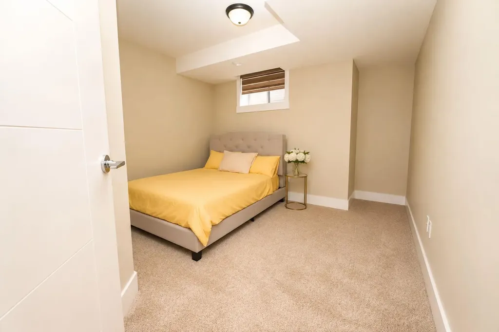 772 East Lakeview Road Chestermere AB T1X1B1
