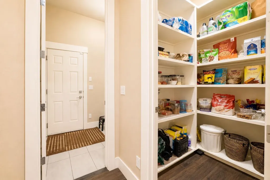 772 East Lakeview Road Chestermere AB T1X1B1