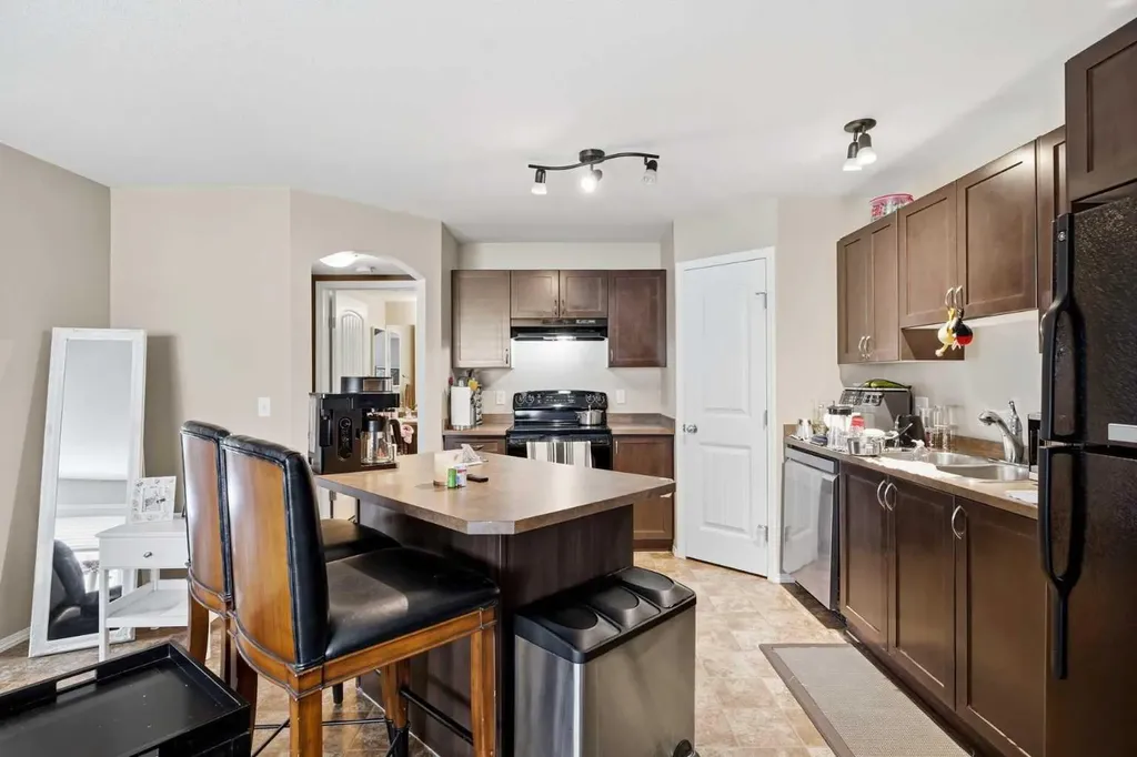 31 Jamieson Avenue Red Deer AB T4P 0H7
