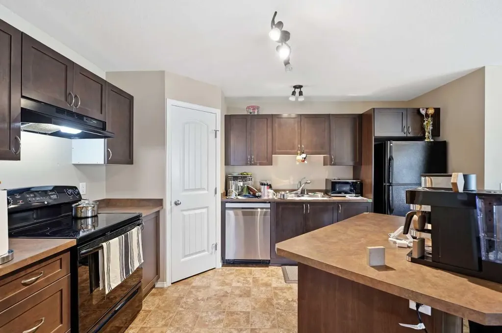 31 Jamieson Avenue Red Deer AB T4P 0H7