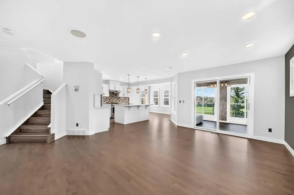 98 Panamount Villas NW Calgary AB T3K 0A4
