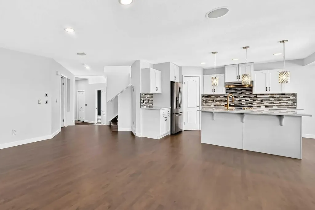 98 Panamount Villas NW Calgary AB T3K 0A4