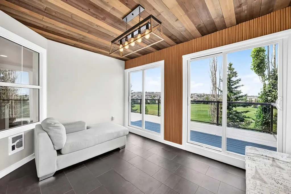 98 Panamount Villas NW Calgary AB T3K 0A4