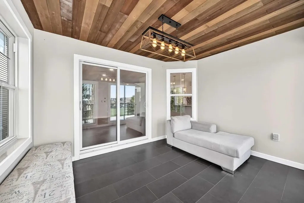 98 Panamount Villas NW Calgary AB T3K 0A4