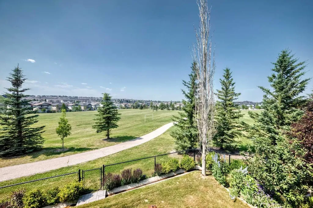 98 Panamount Villas NW Calgary AB T3K 0A4