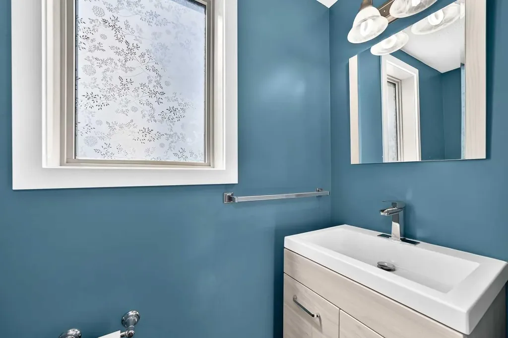 98 Panamount Villas NW Calgary AB T3K 0A4