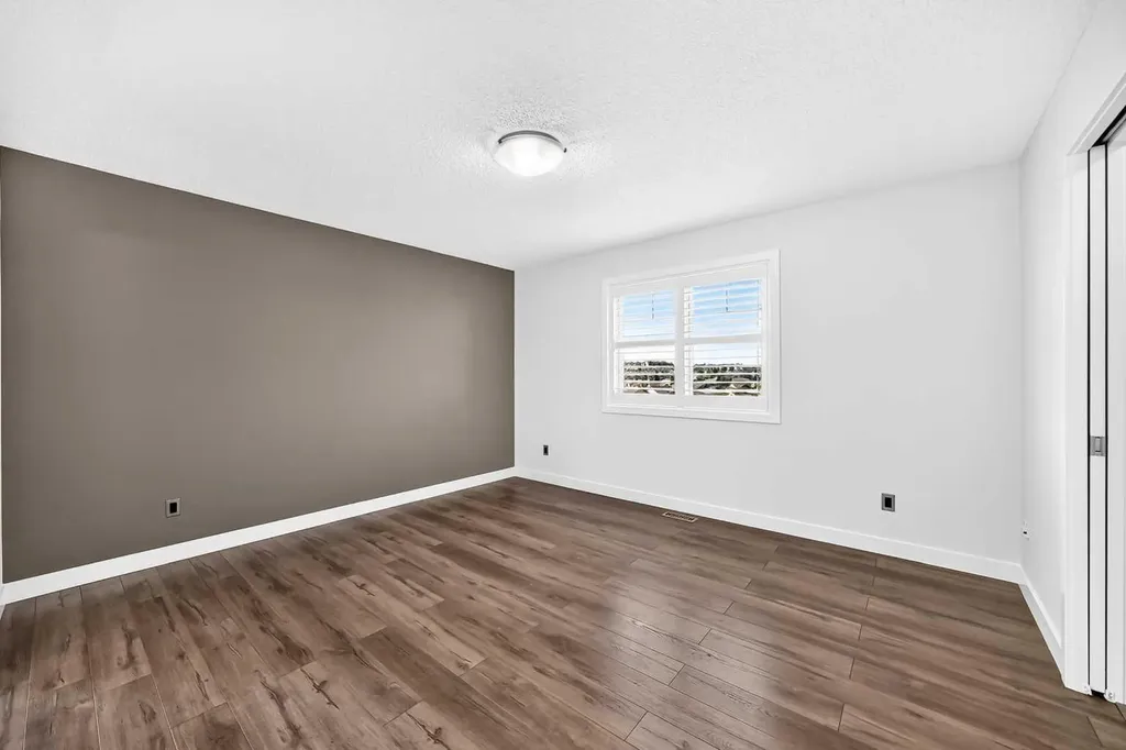 98 Panamount Villas NW Calgary AB T3K 0A4