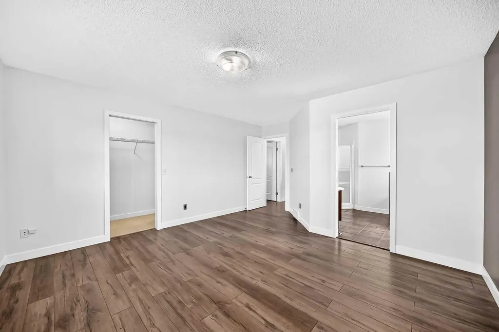 98 Panamount Villas NW Calgary AB T3K 0A4