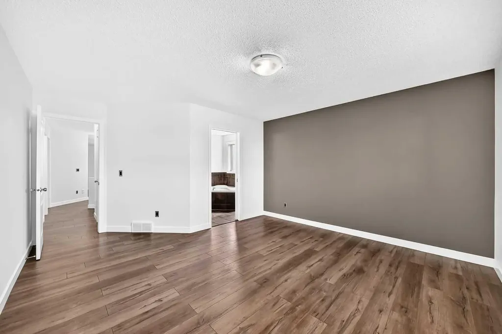 98 Panamount Villas NW Calgary AB T3K 0A4