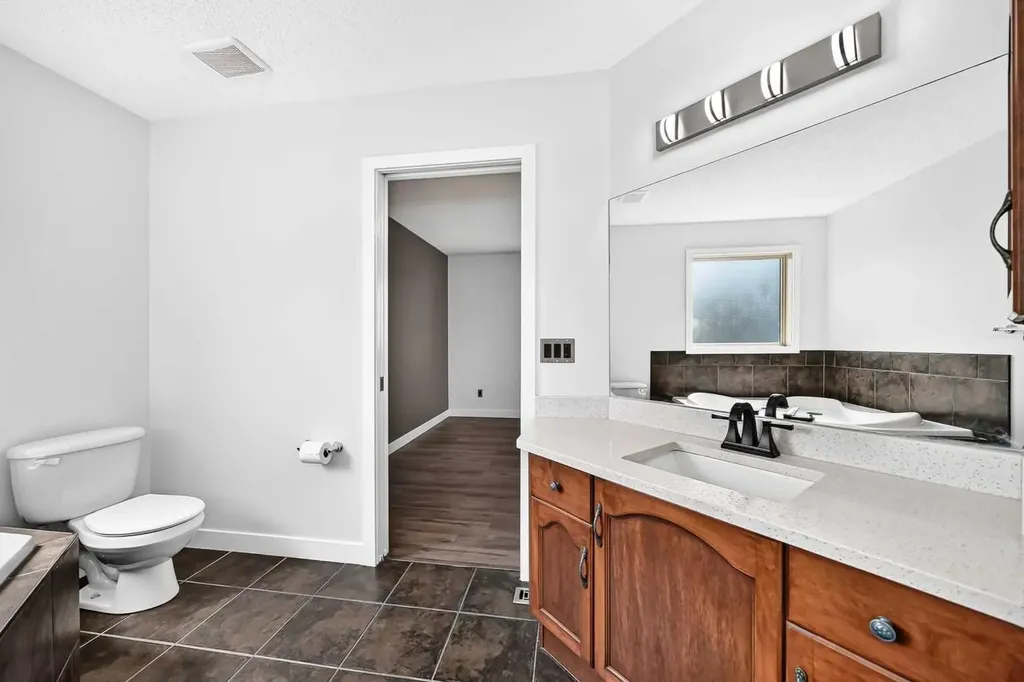 98 Panamount Villas NW Calgary AB T3K 0A4