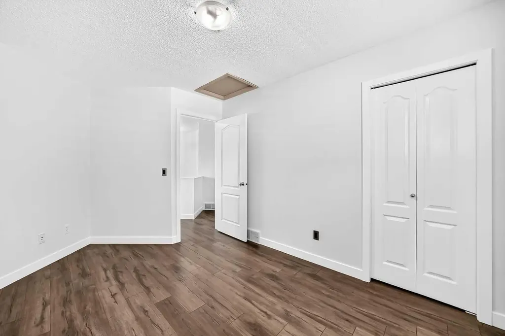 98 Panamount Villas NW Calgary AB T3K 0A4