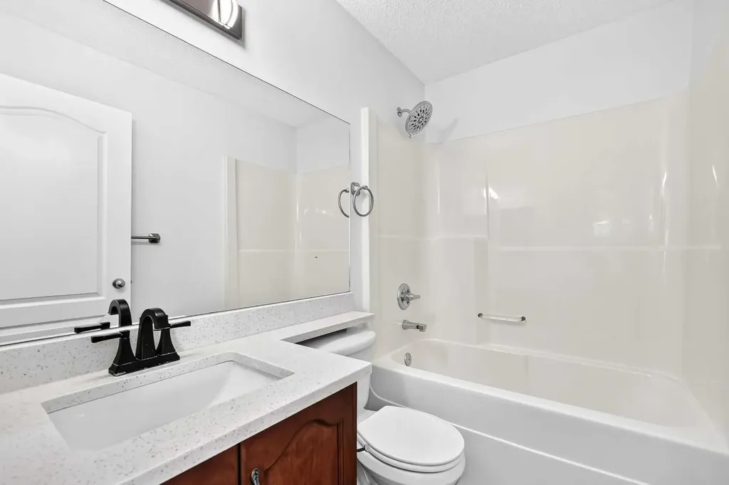 98 Panamount Villas NW Calgary AB T3K 0A4