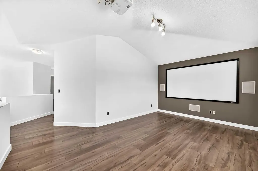 98 Panamount Villas NW Calgary AB T3K 0A4