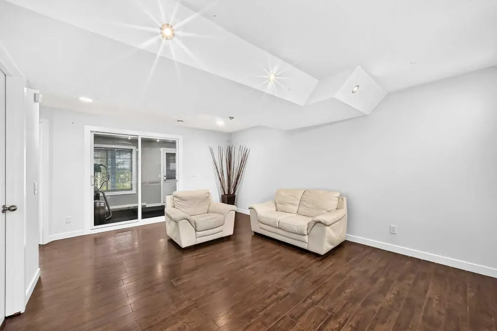 98 Panamount Villas NW Calgary AB T3K 0A4