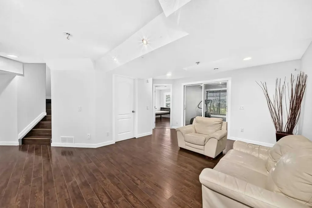 98 Panamount Villas NW Calgary AB T3K 0A4