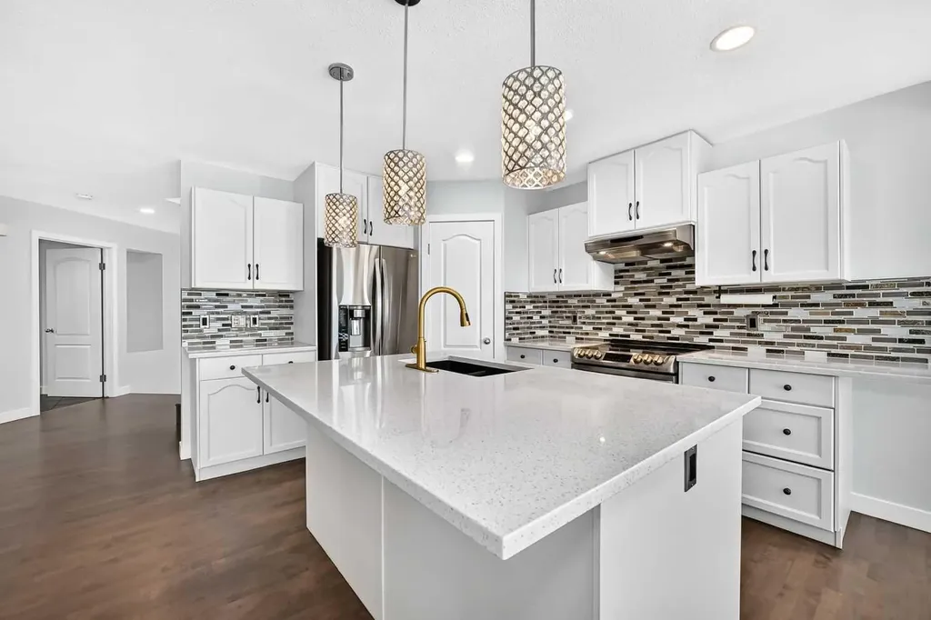 98 Panamount Villas NW Calgary AB T3K 0A4