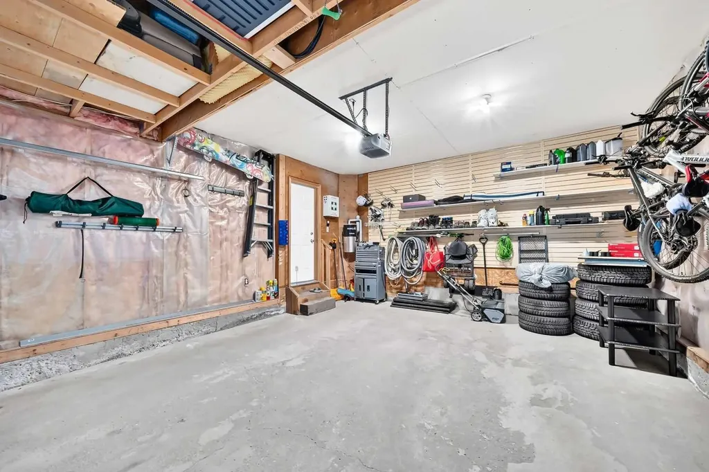 98 Panamount Villas NW Calgary AB T3K 0A4