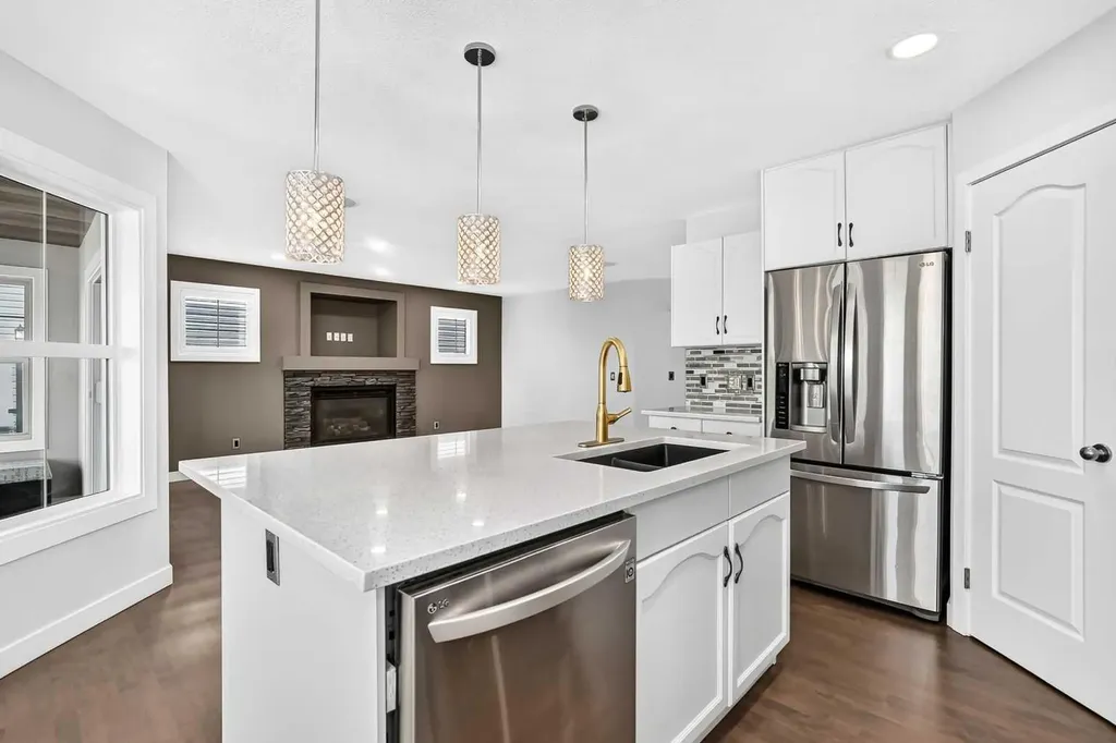 98 Panamount Villas NW Calgary AB T3K 0A4