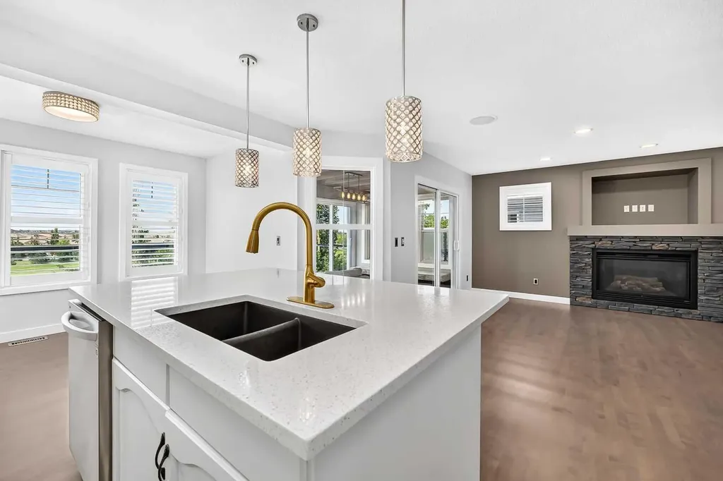 98 Panamount Villas NW Calgary AB T3K 0A4