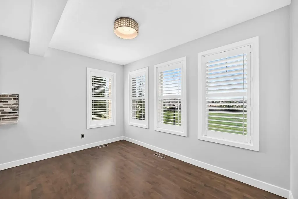 98 Panamount Villas NW Calgary AB T3K 0A4