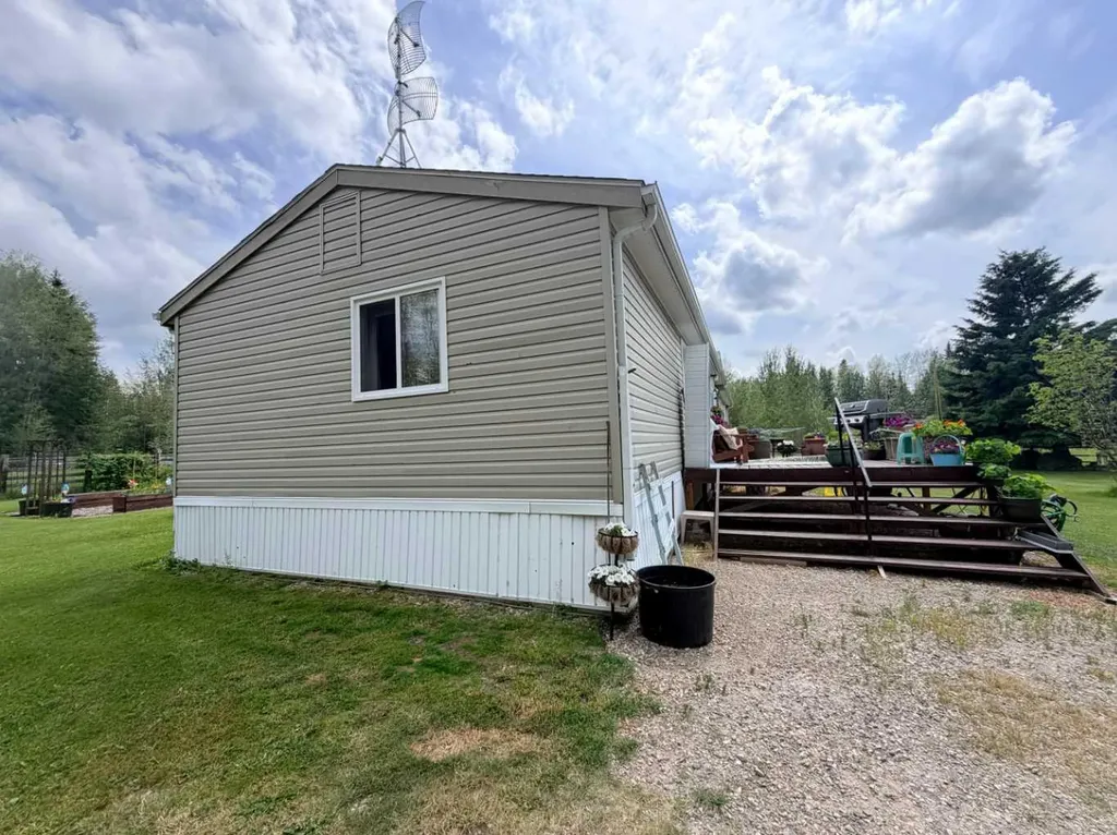 384062 Range Road 8-2 Rural Clearwater County AB T4T 1G3