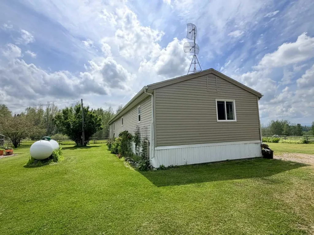 384062 Range Road 8-2 Rural Clearwater County AB T4T 1G3