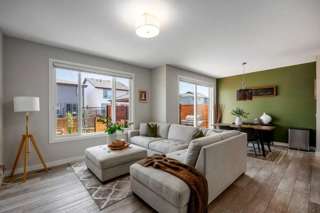 225 Buckskin Way Cochrane AB T4C 2R7