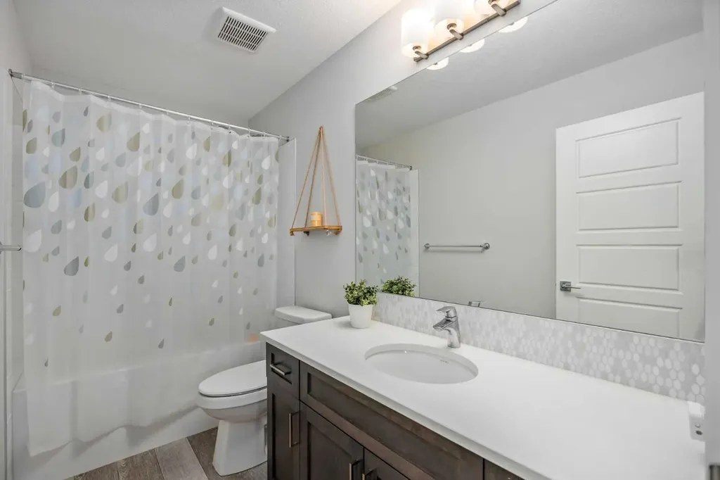 225 Buckskin Way Cochrane AB T4C 2R7